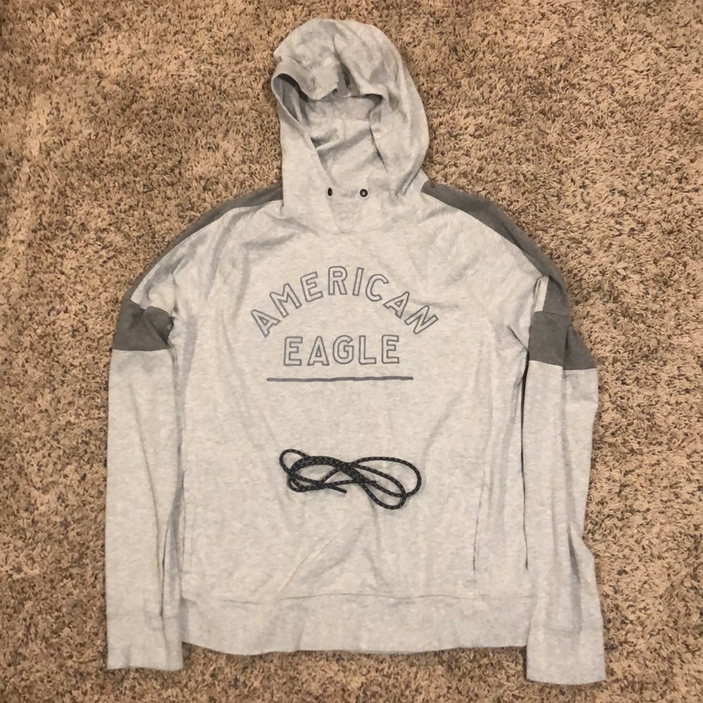 American Eagle light hoodie. Size: M.